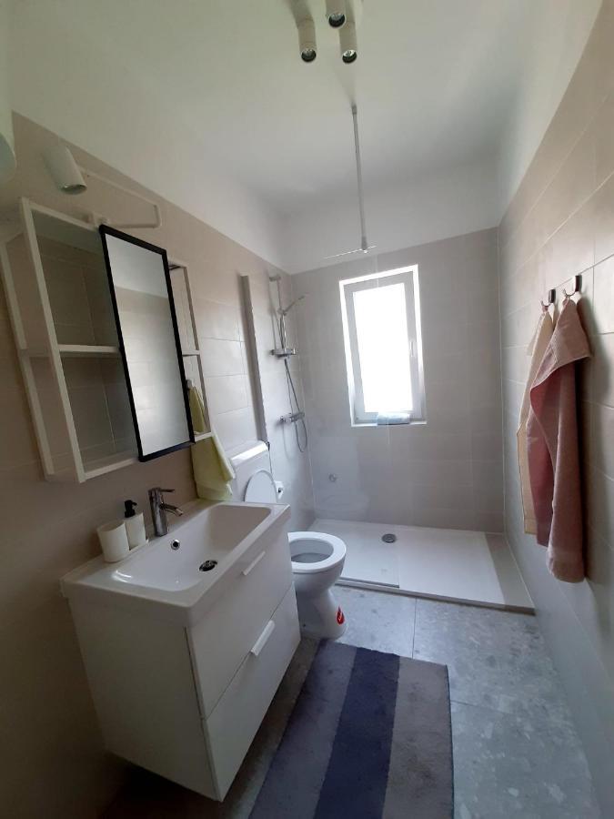 Apartment Riko - Accomodation "With" The Adriatic Sea Kampor Bagian luar foto